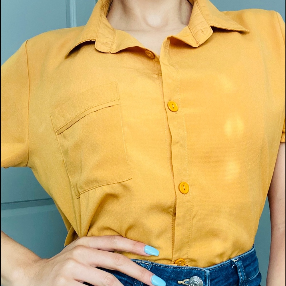 MUSTARD COLLAR CROP TOP